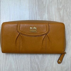 NEW Coach Madison Accordion Zip